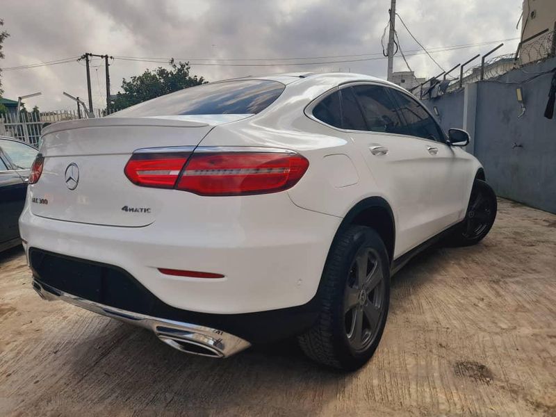 Thumbnail 11 of 2019 Mercedes-Benz GLC-Class